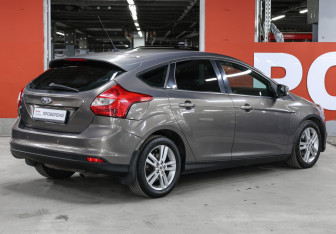 Подержанный автомобиль Ford Focus Hatchback 2011 года (5 фото)