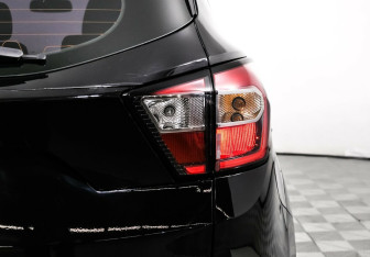 Подержанный автомобиль Ford Kuga 2017 года (8 фото)