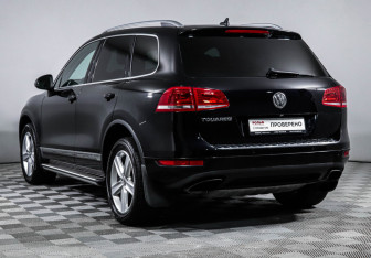 Подержанный автомобиль Volkswagen Touareg 2013 года (7 фото)