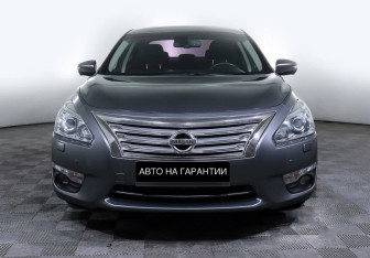 Подержанный автомобиль Nissan Teana 2014 года (2 фото)
