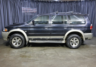 Подержанный автомобиль Mitsubishi Pajero Sport 2006 года (8 фото)