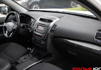 Подержанный автомобиль Kia Sorento 2018 года (7 фото)