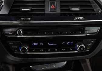 Подержанный автомобиль BMW X4 2021 года (16 фото)