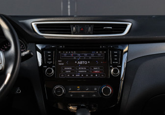 Подержанный автомобиль Nissan Qashqai 2017 года (12 фото)