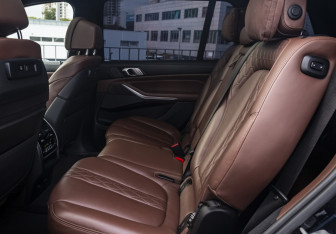 Подержанный автомобиль BMW X7 2019 года (22 фото)