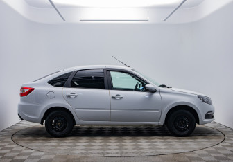 Подержанный автомобиль LADA (ВАЗ) Granta Liftback 2022 года (6 фото)