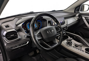 Подержанный автомобиль Geely Coolray 2022 года (14 фото)