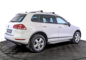 Подержанный автомобиль Volkswagen Touareg 2013 года (5 фото)