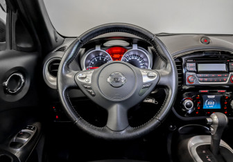 Подержанный автомобиль Nissan Juke 2015 года (21 фото)