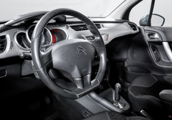 Подержанный автомобиль Citroen C3 Hatchback 2011 года (13 фото)