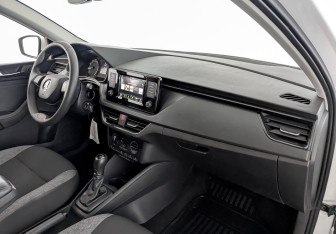 Подержанный автомобиль Skoda Rapid Liftback 2021 года (11 фото)