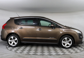 Подержанный автомобиль Peugeot 3008 2013 года (4 фото)