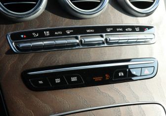 Подержанный автомобиль Mercedes-Benz GLC Coupe 2019 года (18 фото)