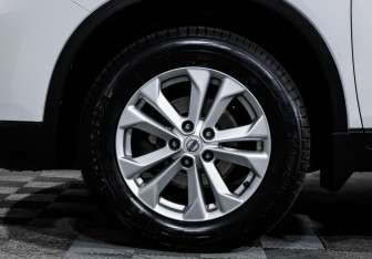 Подержанный автомобиль Nissan X-Trail 2018 года (15 фото)