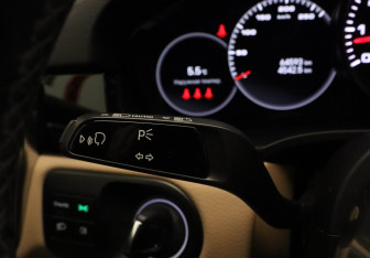 Подержанный автомобиль Porsche Cayenne 2021 года (13 фото)