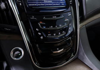 Подержанный автомобиль Cadillac Escalade Suv 2019 года (26 фото)