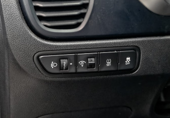 Подержанный автомобиль Kia Rio Hatchback 2021 года (23 фото)