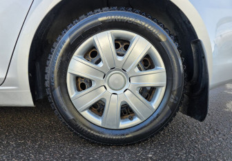 Подержанный автомобиль Chevrolet Cruze Hatchback 2012 года (17 фото)