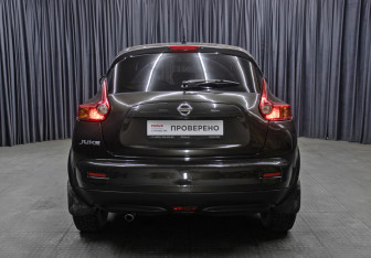 Подержанный автомобиль Nissan Juke 2012 года (6 фото)