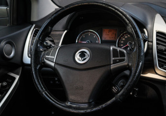 Подержанный автомобиль SsangYong Actyon 2014 года (11 фото)