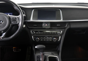 Подержанный автомобиль Kia Optima Sedan 2017 года (9 фото)