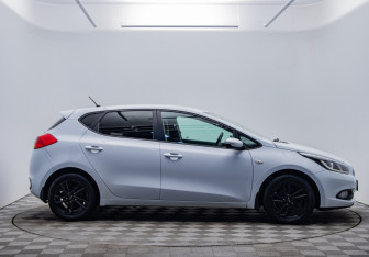 Подержанный автомобиль Kia Ceed Hatchback 2014 года (4 фото)