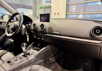 Подержанный автомобиль Audi A3 Hatchback 2016 года (13 фото)