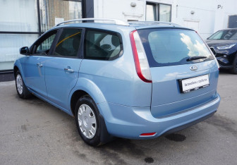 Подержанный автомобиль Ford Focus Wagon 2010 года (7 фото)