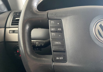 Подержанный автомобиль Volkswagen Touareg 2010 года (16 фото)