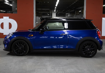 Подержанный автомобиль MINI Hatch 2018 года (8 фото)