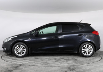Подержанный автомобиль Kia Ceed Hatchback 2012 года (8 фото)