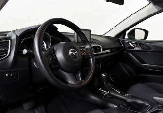 Подержанный автомобиль Mazda 3 Sedan 2015 года (10 фото)