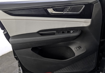 Подержанный автомобиль Volkswagen Teramont 2022 года (19 фото)