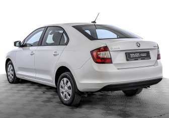Подержанный автомобиль Skoda Rapid Liftback 2019 года (7 фото)