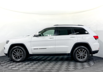 Подержанный автомобиль Jeep Grand Cherokee 2018 года (8 фото)