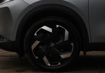 Подержанный автомобиль Omoda C7 2025 года (22 фото)