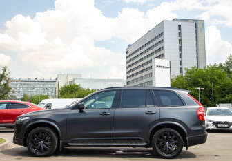 Подержанный автомобиль Volvo XC90 2021 года (6 фото)