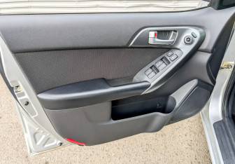 Подержанный автомобиль Kia Cerato Sedan 2012 года (19 фото)