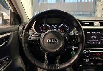 Подержанный автомобиль Kia Rio Sedan 2020 года (15 фото)