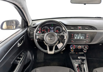 Подержанный автомобиль Kia Rio Hatchback 2021 года (21 фото)