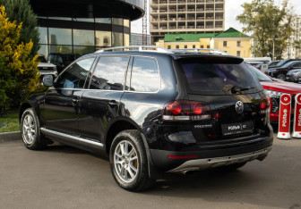 Подержанный автомобиль Volkswagen Touareg 2008 года (3 фото)