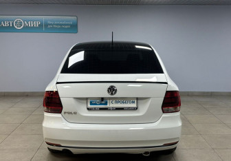 Подержанный автомобиль Volkswagen Polo Sedan 2016 года (6 фото)