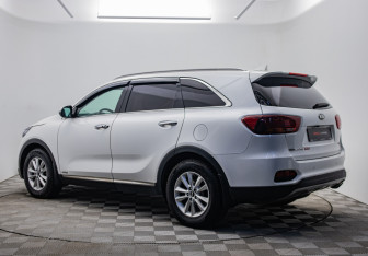 Подержанный автомобиль Kia Sorento 2018 года (3 фото)