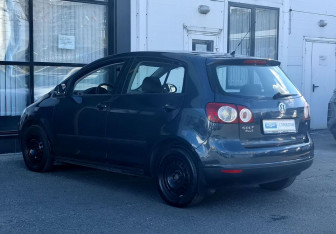 Подержанный автомобиль Volkswagen Golf Plus 2008 года (7 фото)