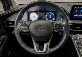 Подержанный автомобиль Hyundai Santa Fe 2022 года (23 фото)