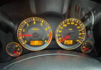 Подержанный автомобиль Infiniti FX 2006 года (15 фото)