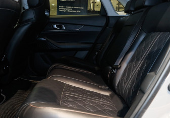 Подержанный автомобиль Changan UNI-K 2023 года (8 фото)