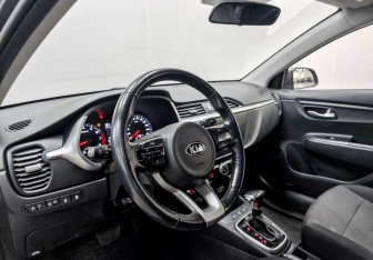 Подержанный автомобиль Kia Rio Hatchback 2021 года (17 фото)