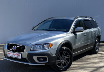 Подержанный автомобиль Volvo XC70 2012 года (1 фото)