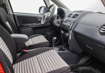 Подержанный автомобиль Suzuki SX4 Hatchback 2010 года (9 фото)